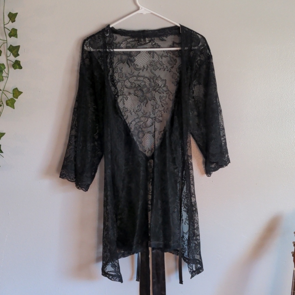 Women's lacey lingerie rob